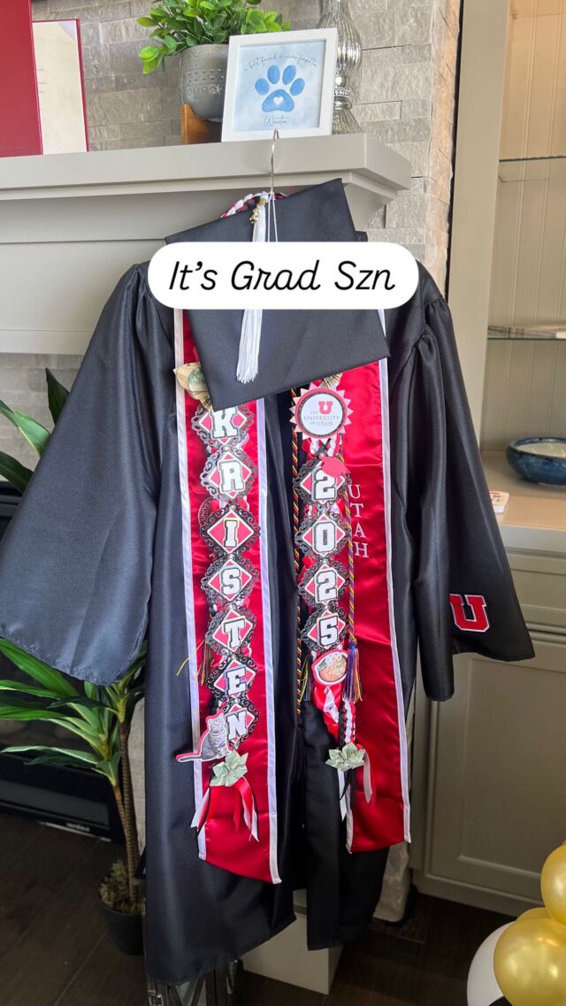 Grad season is here! I’m sharing a little inspo from my niece’s graduation this weekend.- a custom grad stole is always a good idea. I asked @enchanting.crafts_ to make them with some cash and extra embellishments- My sisters lawn was the perfect space to have a party. We rearranged her patio furniture to make a few lounge areas and put out some yard games- Custom cookies with edible printed photos of the grads were super cute- A 2025 themed charcuterie station was a big hit- Balloons, photos of the grads made the space feel festive- She asked a decor vendor to set up a beautiful Great Gatspy themed tablescape- She hired a hibachi chef who not only cooked up a delicious feast but also put on a fun showOverall we had a great time celebrating the new grads! Are you celebrating a grad this year? How are you planning to celebrate?#gradseason #gradszn